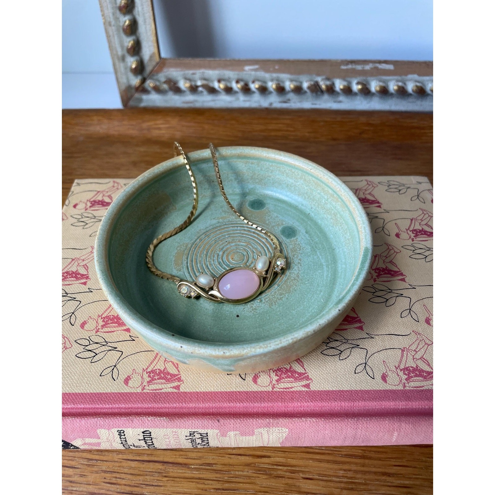 Vtg Trifari TM Pink Cabochon Faux Pearl Aurora Borealis Gold Tone Chain Necklace