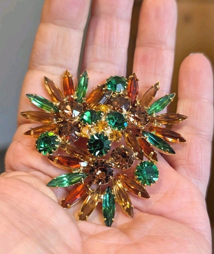 Amber Green Prong Set flower brooch vintage