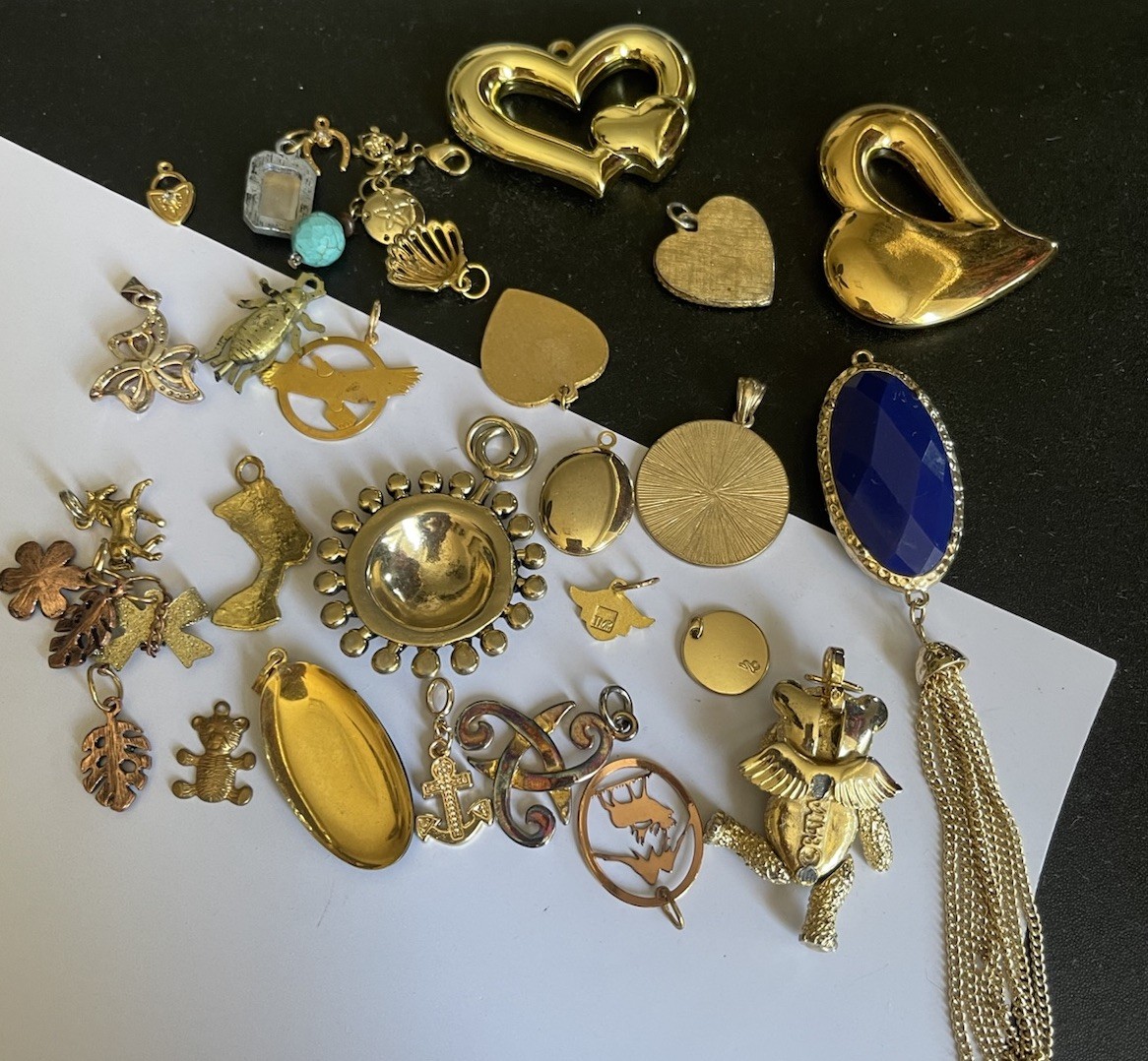 VINTAGE CHARM PENDANT LOT MIX MATERIAL ASSORTED SIZES PIECES 27 Items