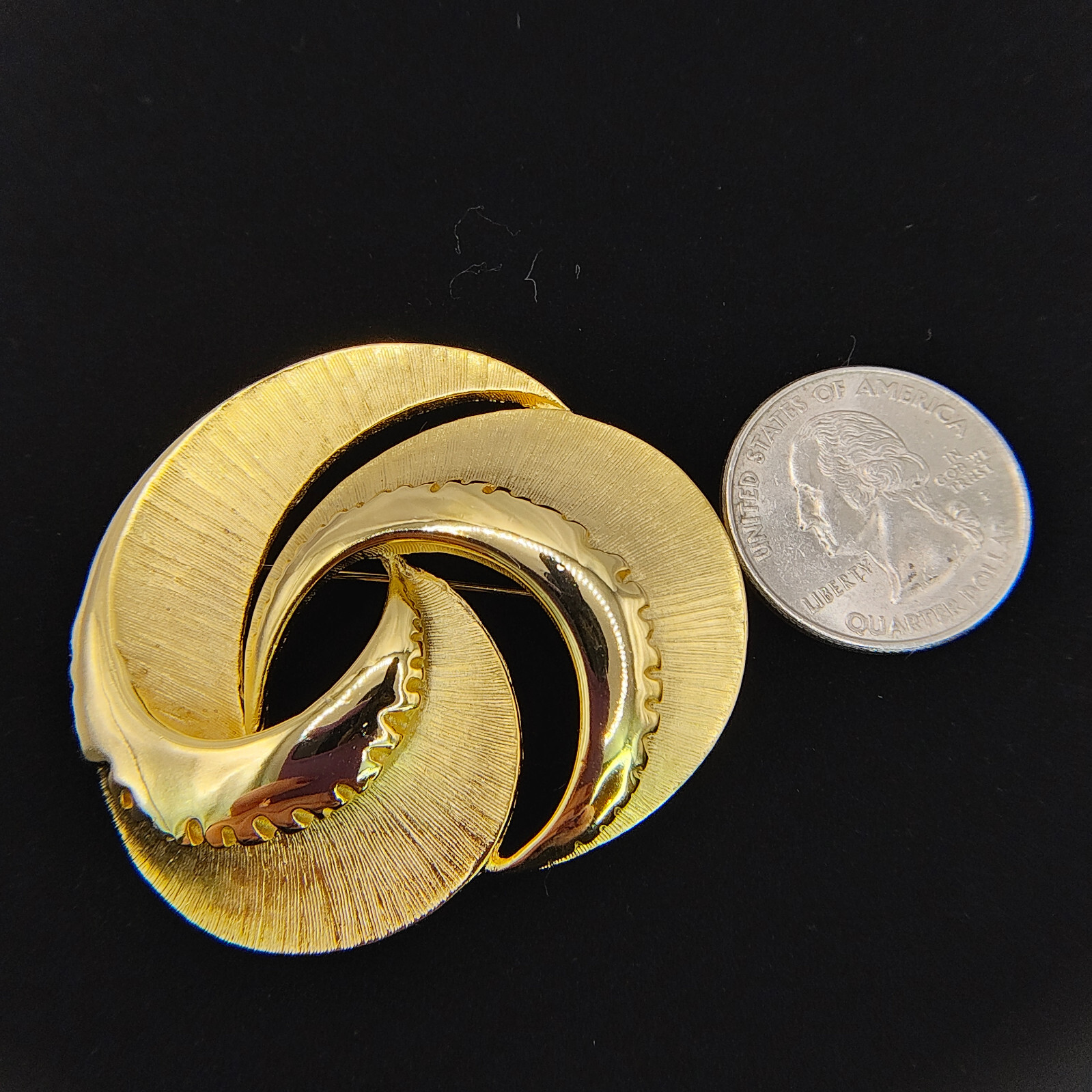 VTG Tona Gold Tone Brooch Pin Swirl Drip Multiple Textures Modernist Signed