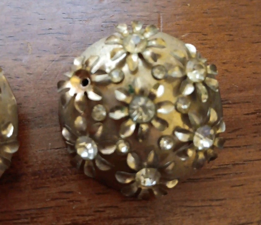 Vintage Barclay Daisy Cluster Rhinestone Clip On Gold Tone Earrings MCM Jewelry
