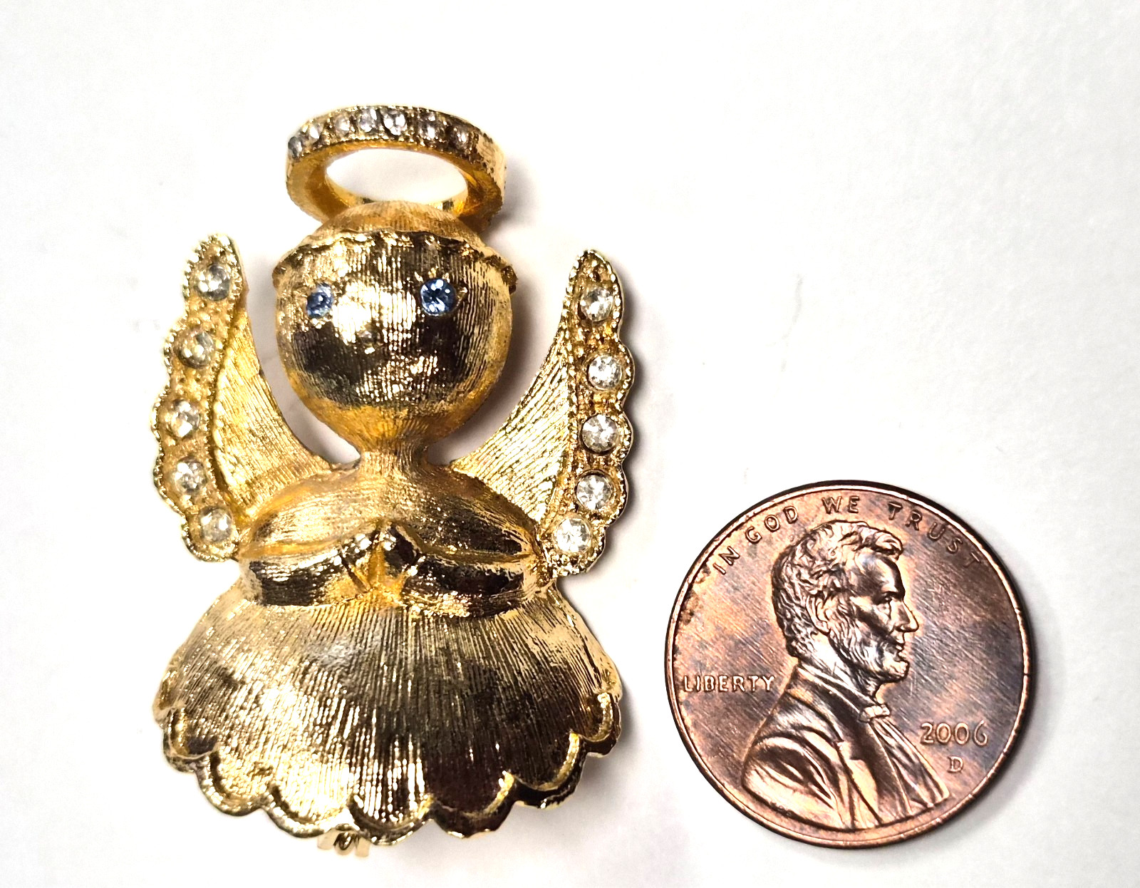 Vintage 70’s Signed Ultra Craft Gold Tone Angel Christmas Lapel Pin / Brooch