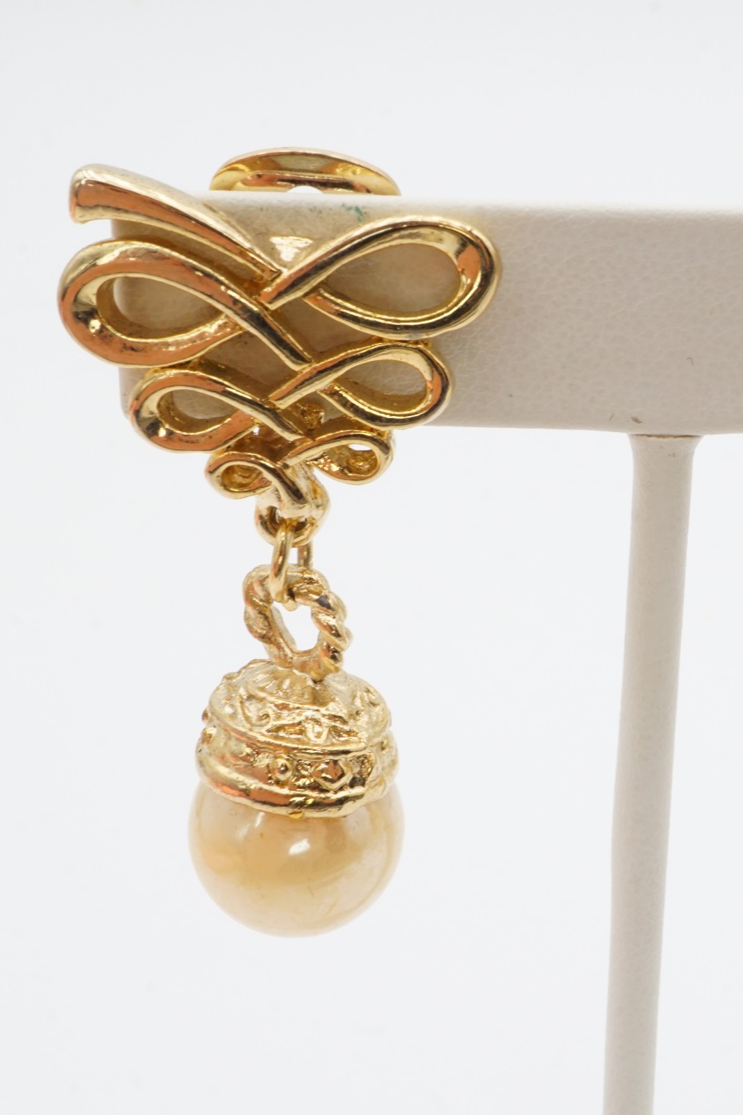 Vintage Clip On Earrings Gold Tone Faux Pearl F4
