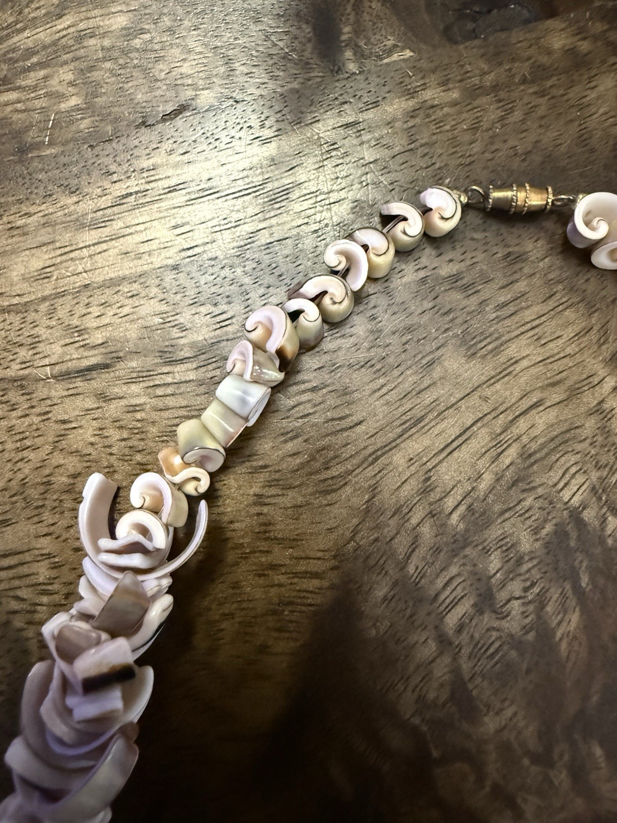 Striking Vintage Multicolor Shell Slice Hawaiian Necklace for Beach/Summer, 20”