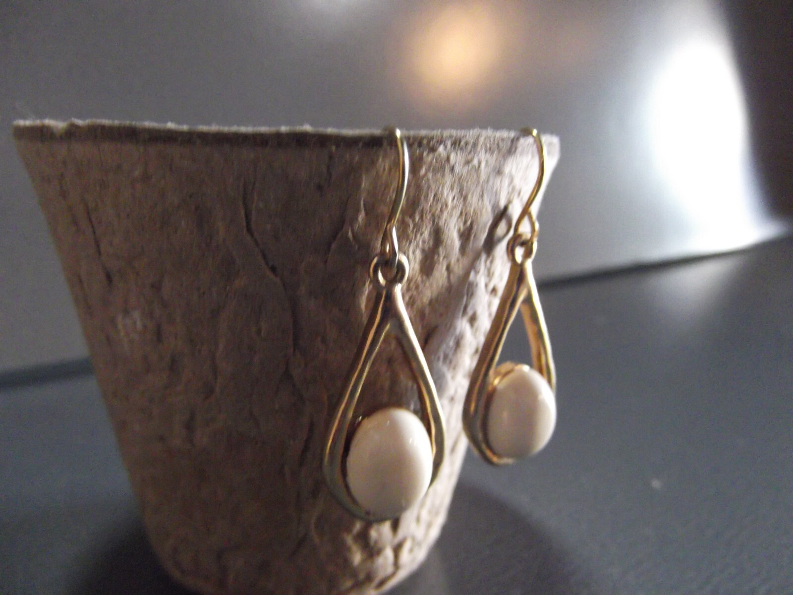 1 Pair Old 1″in Metal Gold Tone Tear Drop w/White Acrylic Stone Short Dangler