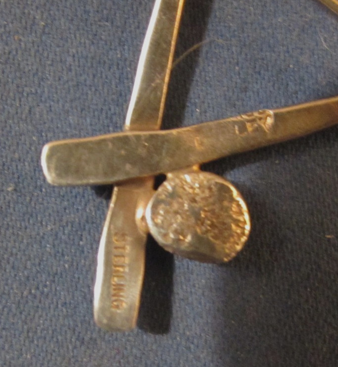 VINTAGE SIGNED BASEBALL BATS & BALL STERLING SILVER BROOCH PIN