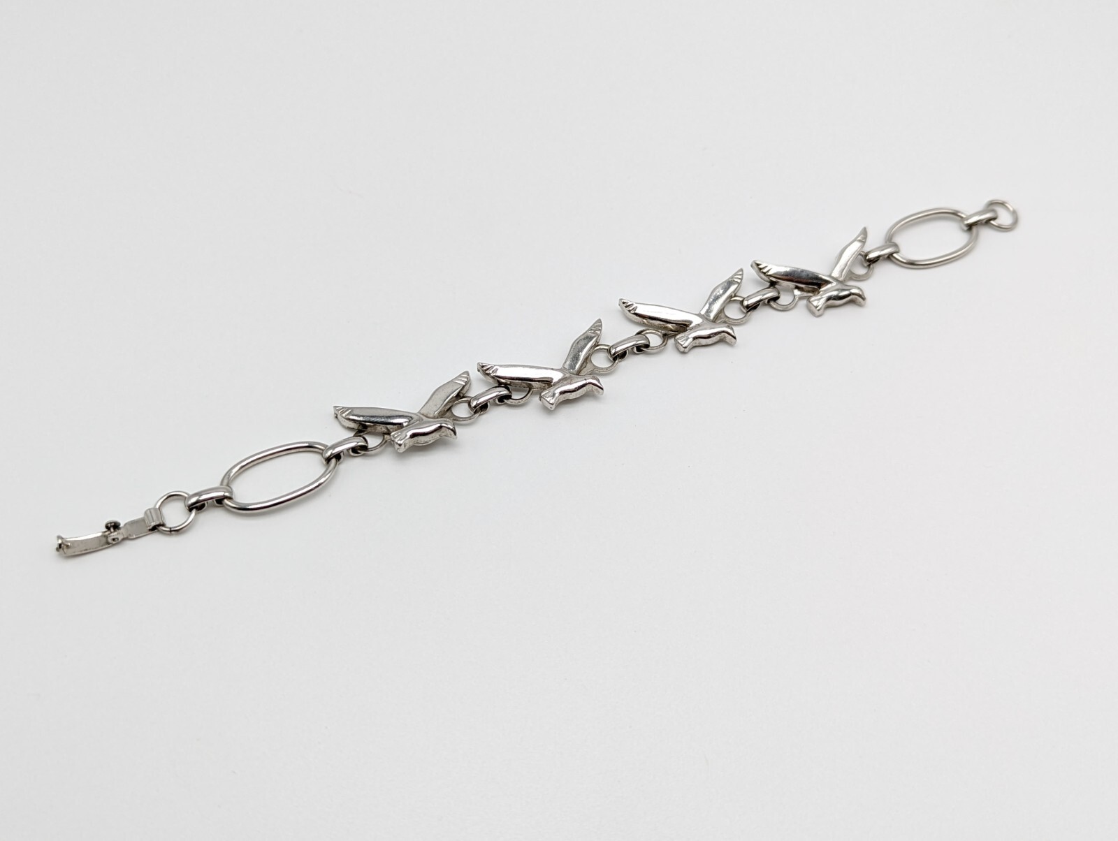Vintage Silver Tone Flying Stretched Wing Bird Dove Chain Link Bracelet Animals