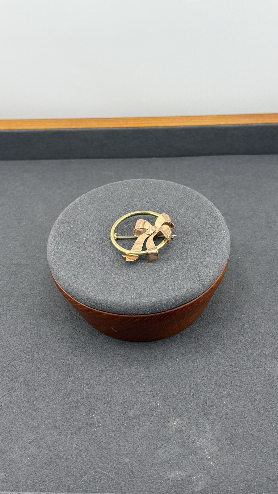 Vintage 14K Yellow & Rose Gold Bow Circle Brooch Pin 3.54g Two Tone
