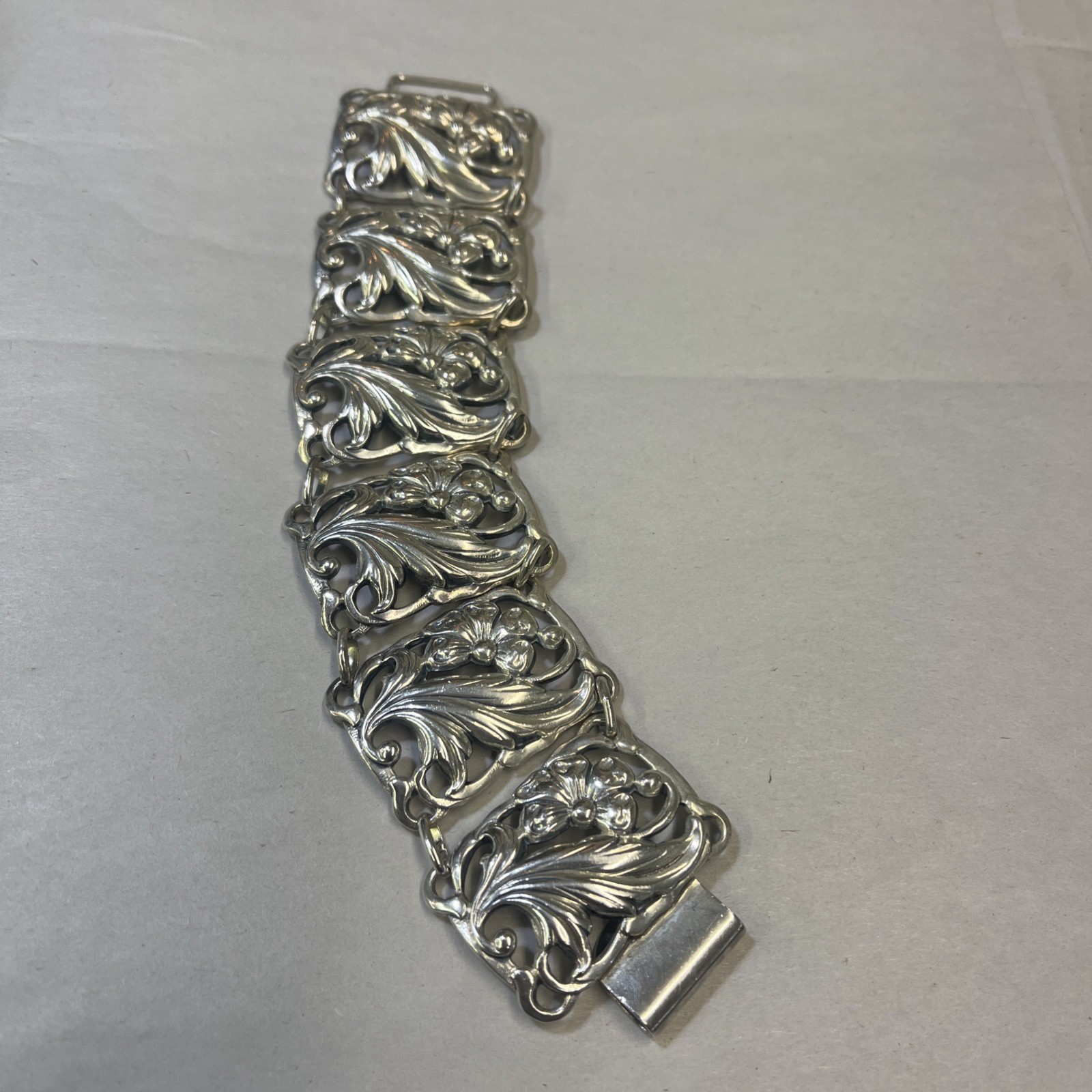 Vtg DANECRAFT Bracelet 925 Sterling 6 Panel Cut Out Floral Repousse 7.25 63.1 Gr