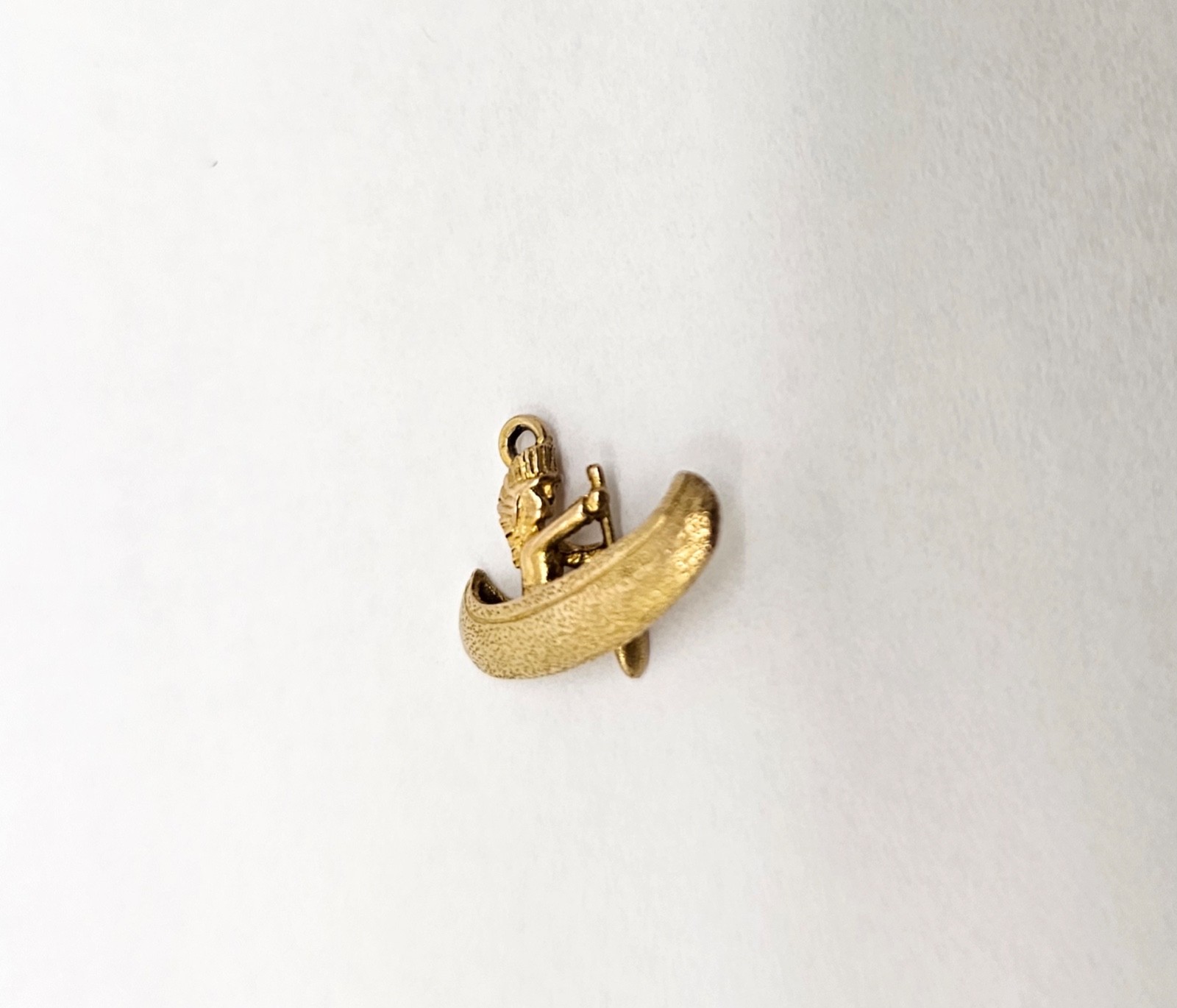 1921 PAYTON PEPPER CO. BIRMINGHAM 9K SOLID GOLD N.A. INDIAN ROWING A CANOE CHARM