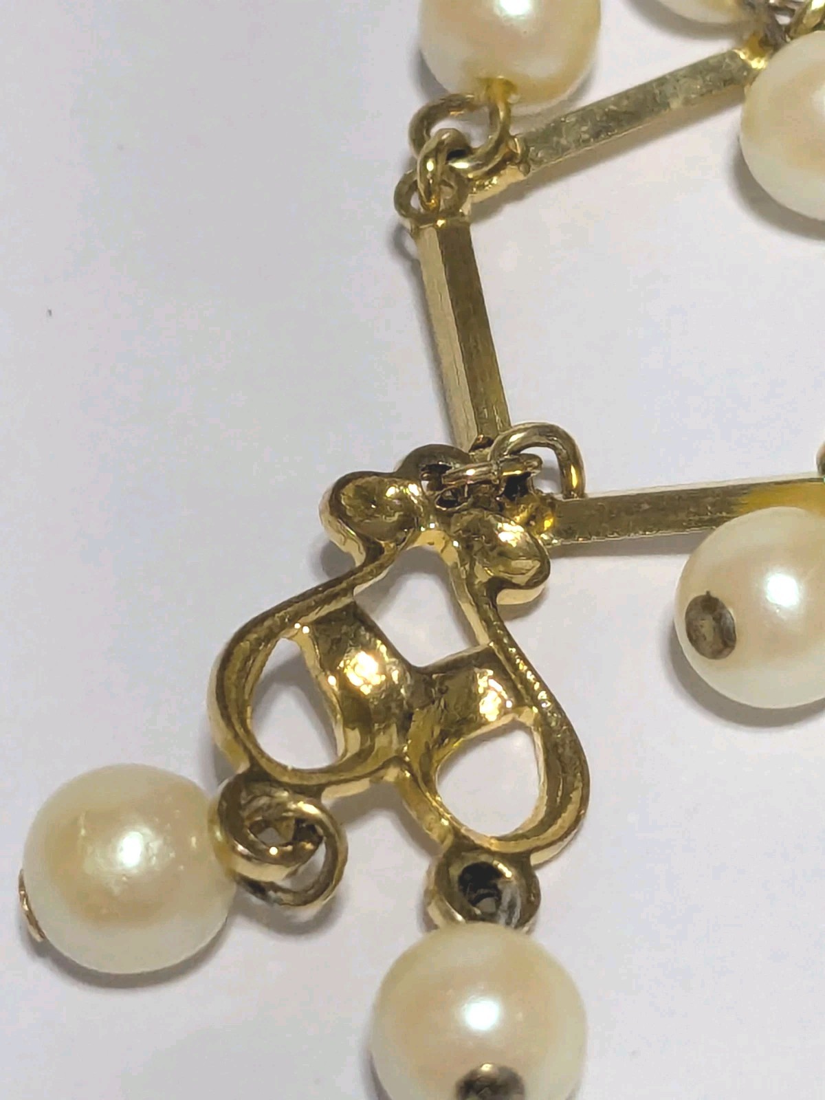 Gold Tone Bar Link & Faux White Pearl Pendant Necklace Vintage 14″
