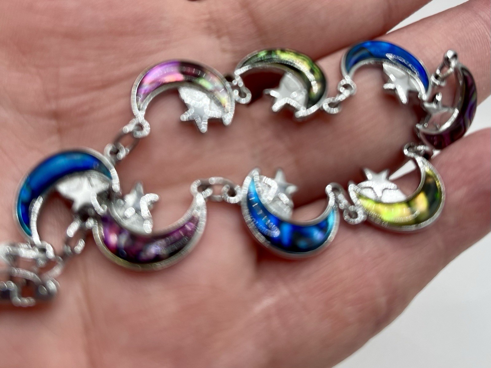 Celestial Moon Star⭐️Rainbow Dyed Abalone Charm Vintage Bracelet 7 Inch EUC