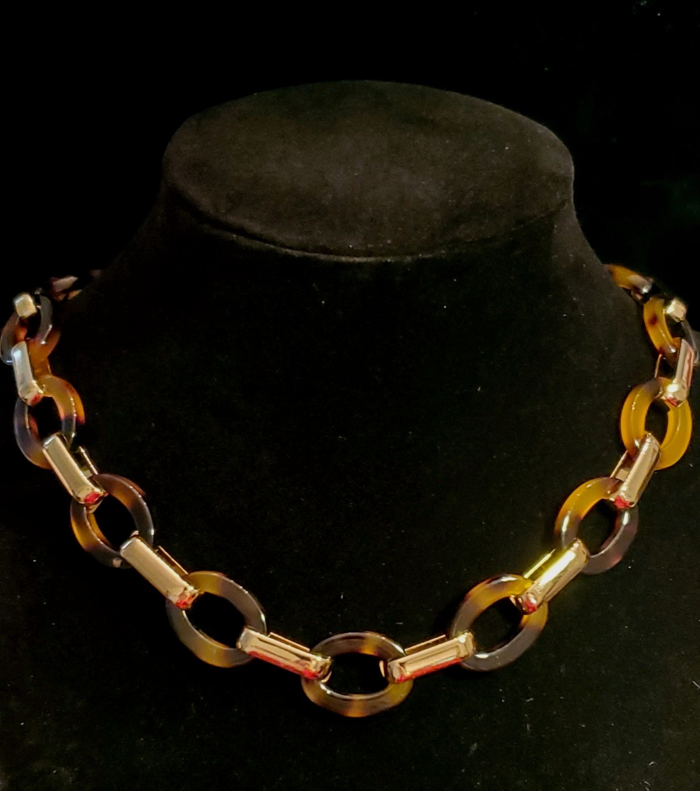 ANNE KLEIN Vtg Necklace, Tortoise Shell & Goldtone Chain Design with Oval Links