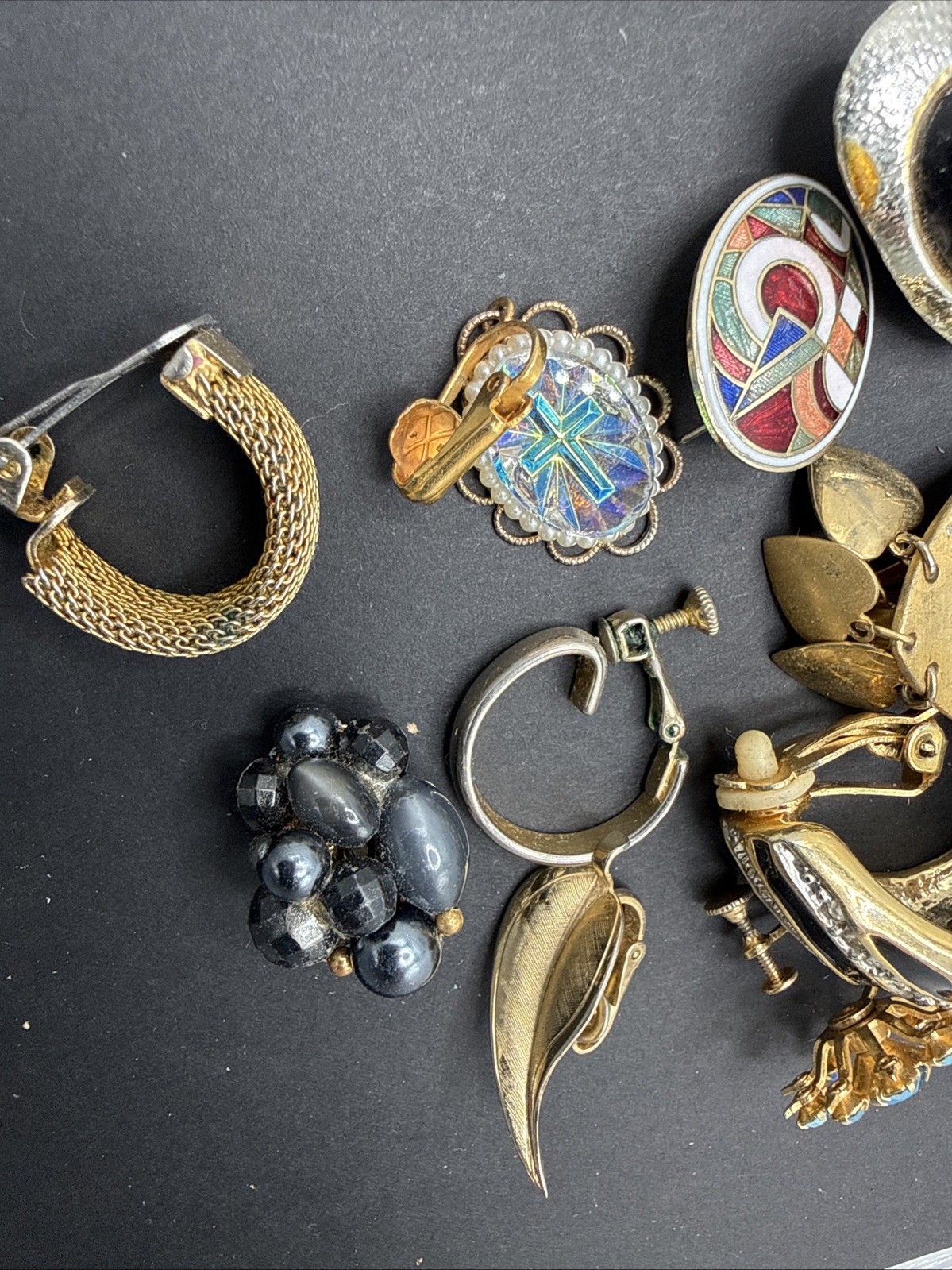 Lot Of SINGLE Earrings Mostly Vintage Clip On – Parts Craft – Some Signed E3-6