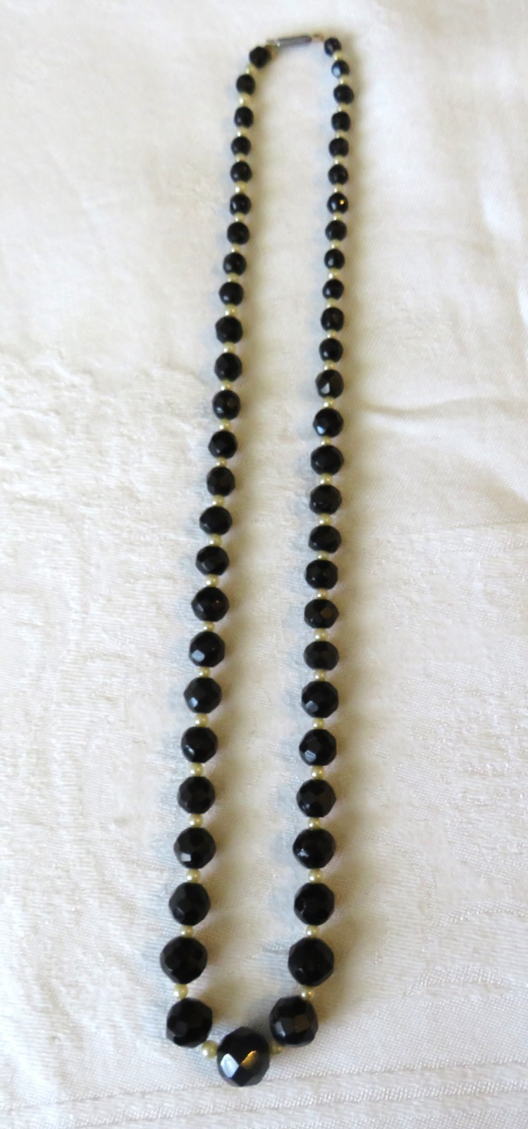 Vintage Necklace Graduated Beads Black Faceted & Tiny Faux Pearls 23″ Box Clasp