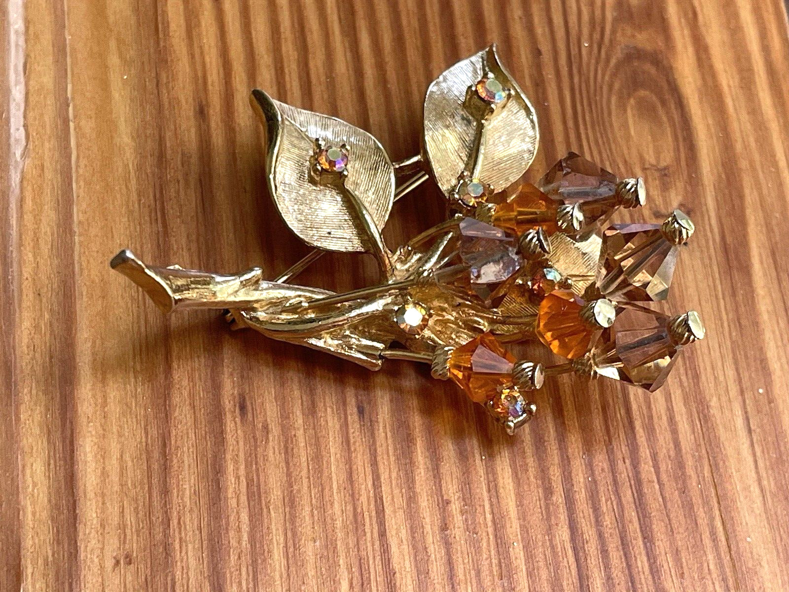 Vintage Signed ART Rhinestone Crystals & Iridescent Rhinestones Brooch Gold Tone