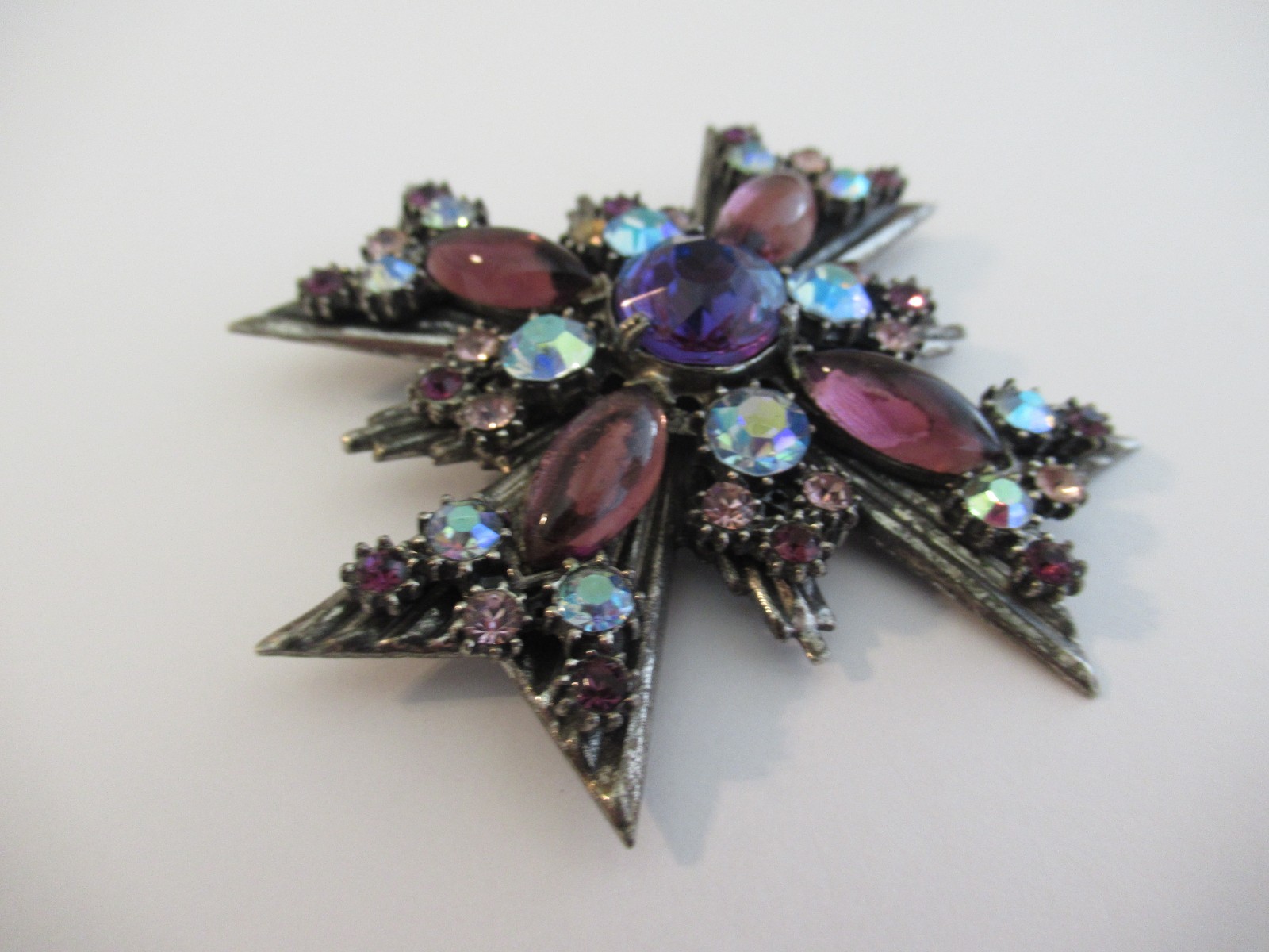 Vintage Unsigned Iris Glass Rhinestone Florenza Maltese Cross Brooch Pin