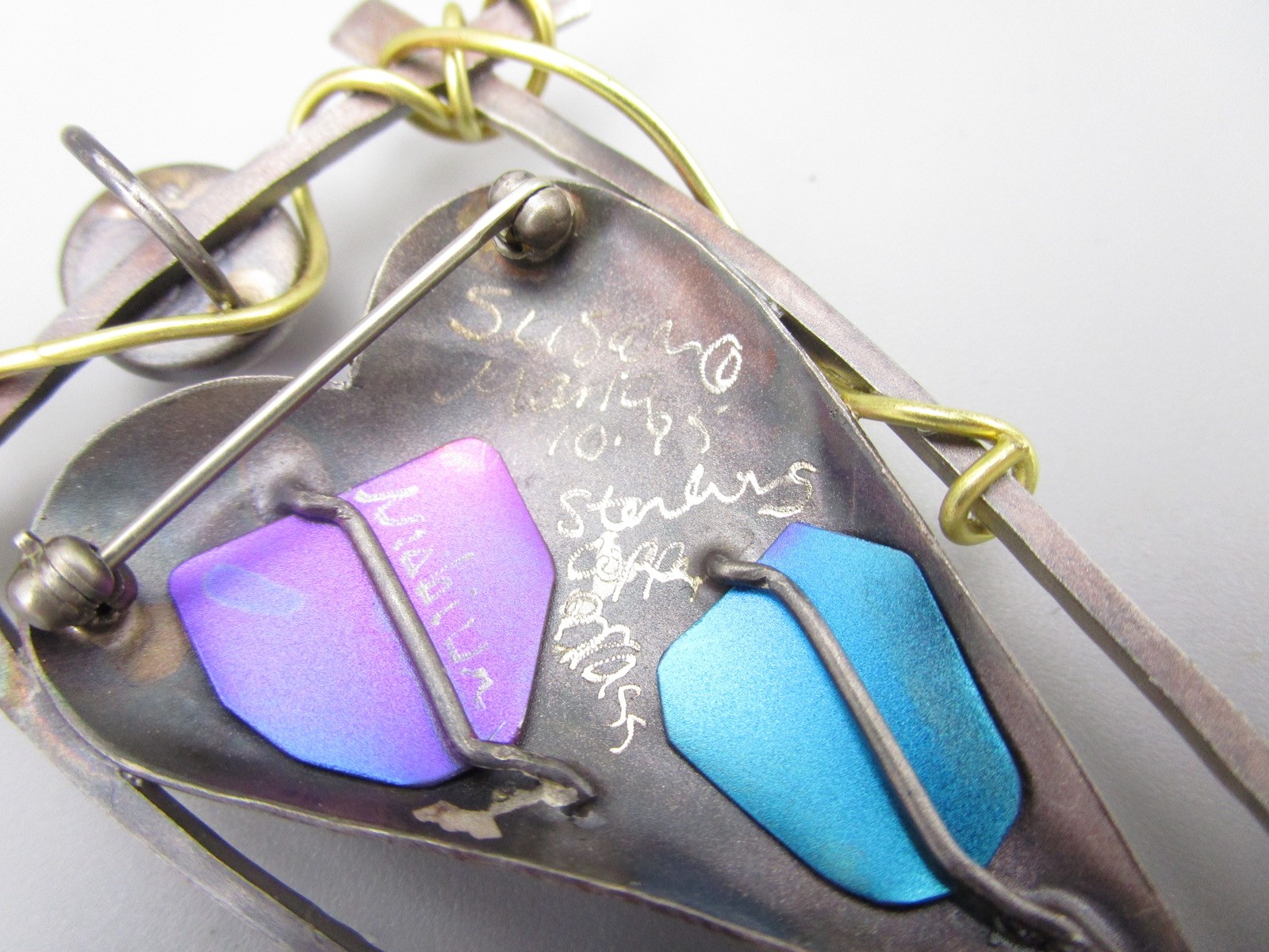 UNUSUAL SUSAN MARIA BUCKLEY STERLING AMETHYST MODERNIST BROOCH & EARRINGS SET 