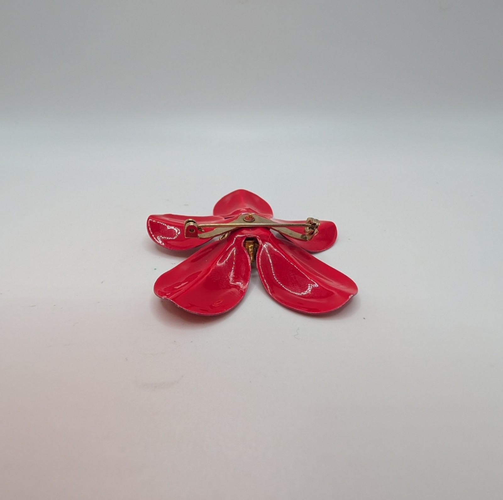 VTG Bright Red-Gold Metal Enamel Flower Power Brooch & Clip On Earring Set