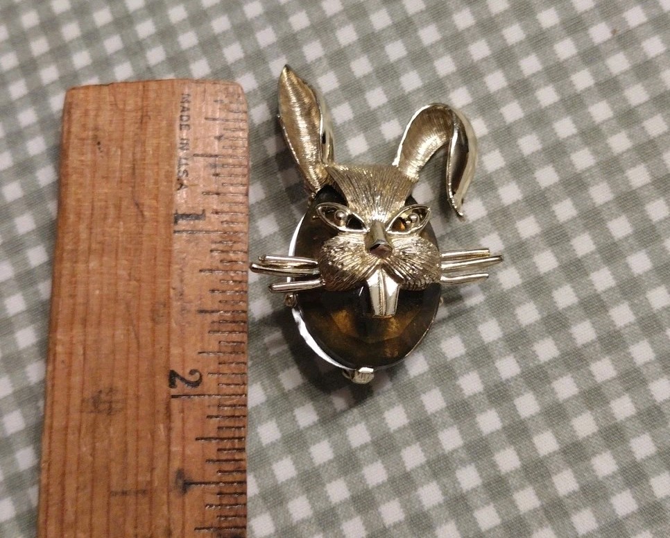 Vintage Brooch Rabbit Head Pin Amber Topaz Color Stone Gold Tone Unique