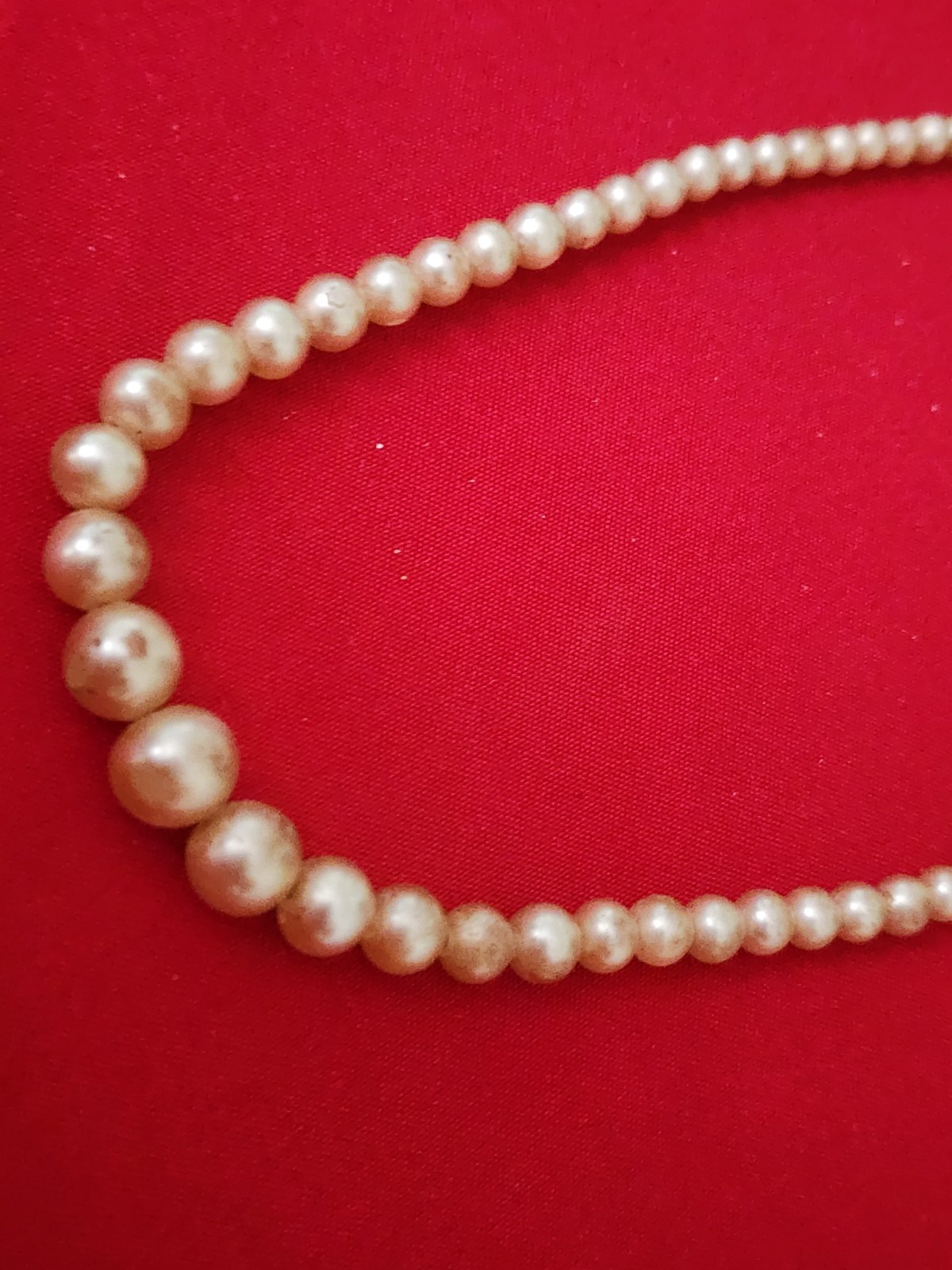 Vintage Graduated Faux Pearl Necklace Classic Design