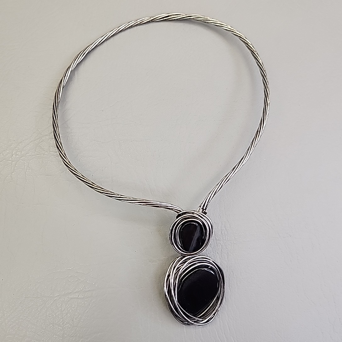 Vintage Artisan Necklace Black Onyx Drop Silver Twist Wire Collar Choker 17″
