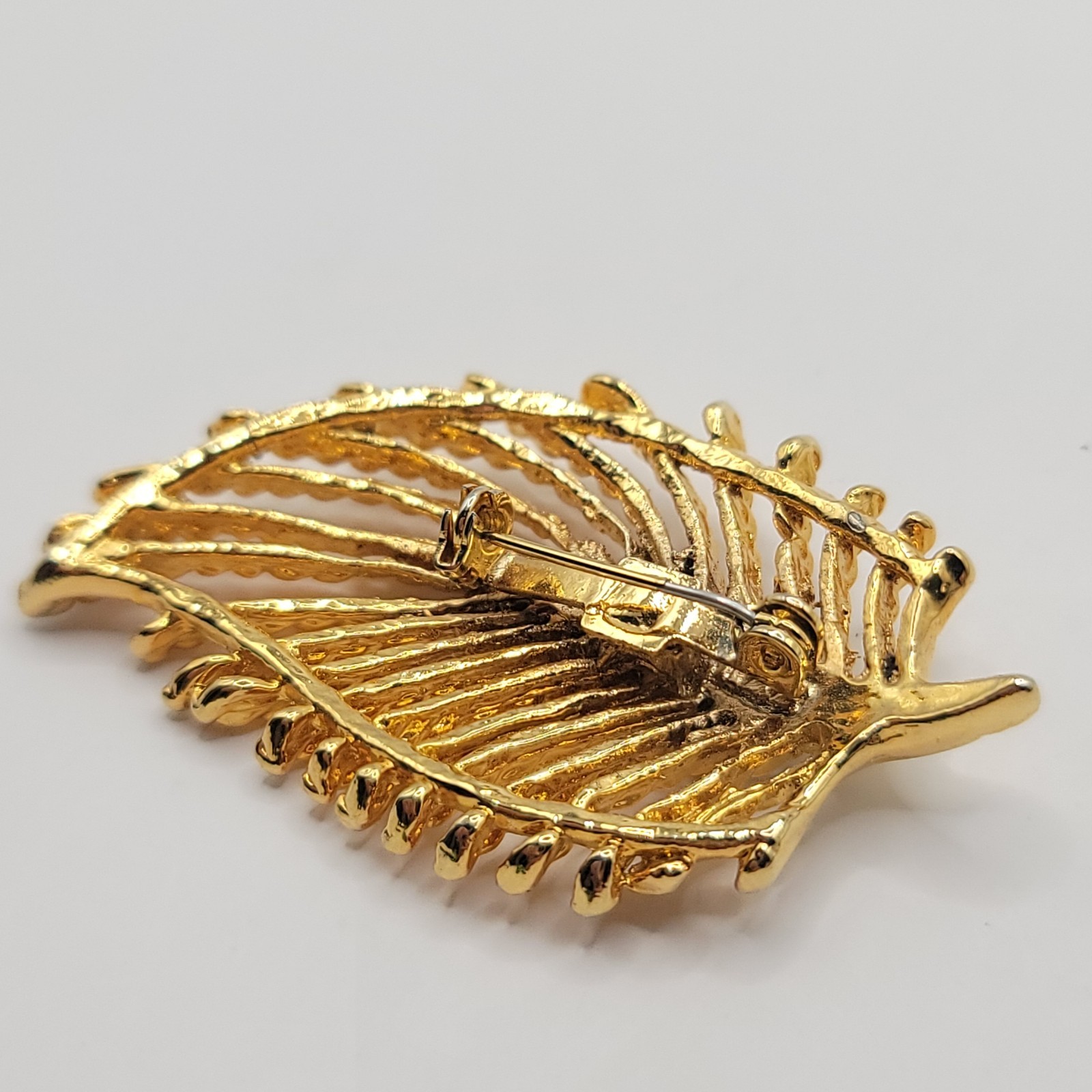 Vintage Gold-Tone Leaf Brooch Signed by Unknown Maker – Mid-Century Style Pin