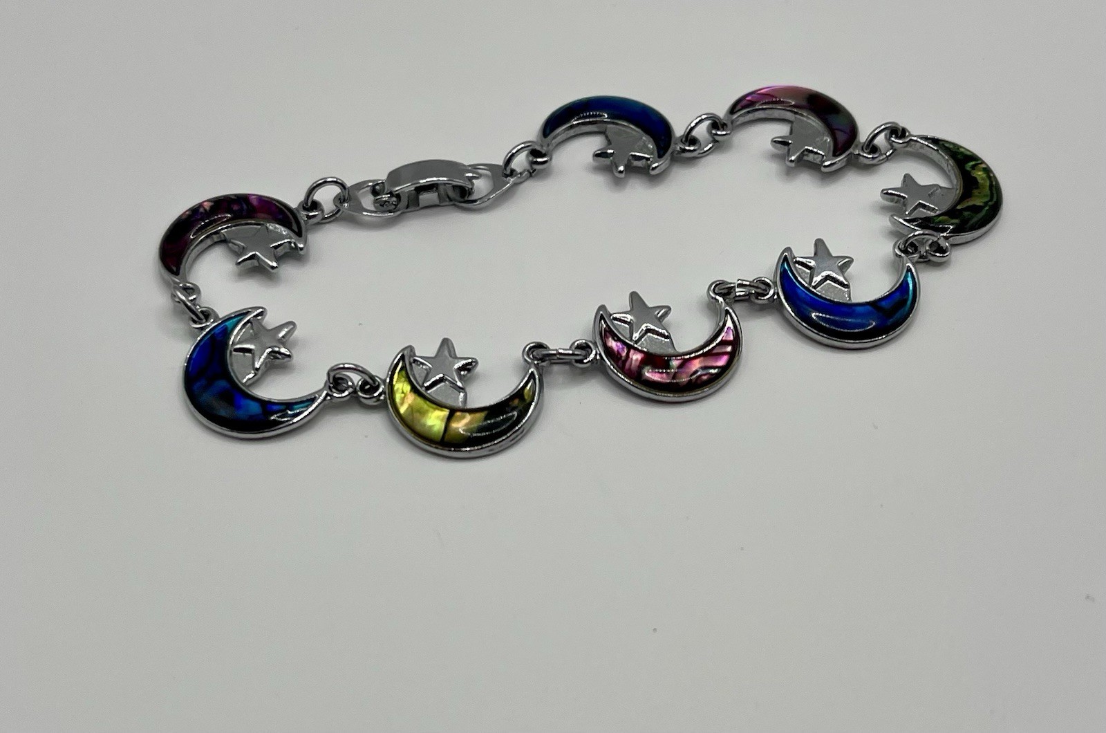 Celestial Moon Star⭐️Rainbow Dyed Abalone Charm Vintage Bracelet 7 Inch EUC