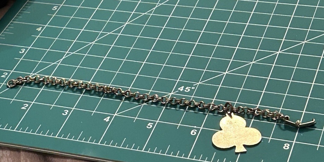 Vintage Sterling cable chain Silver bracelet with CLUB SUIT charm Unisex