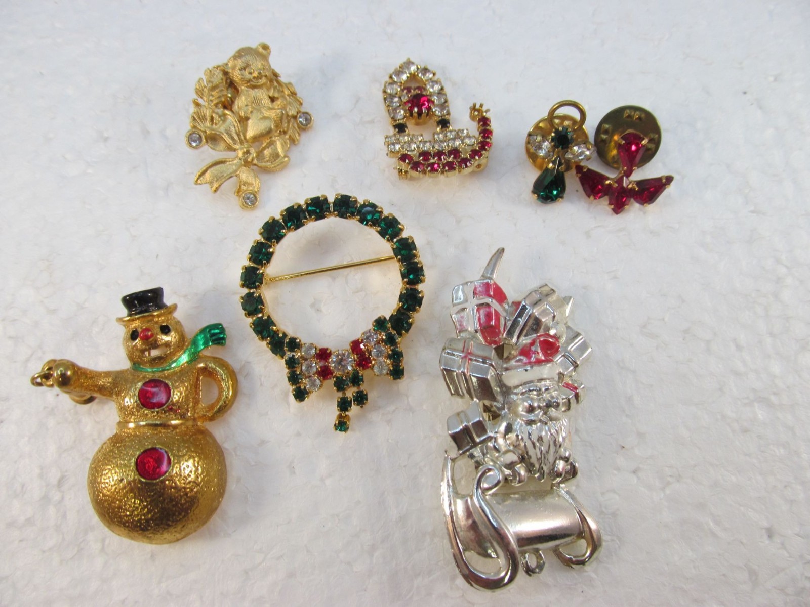 Vintage Christmas Holiday Brooches and Pins Lot of 7