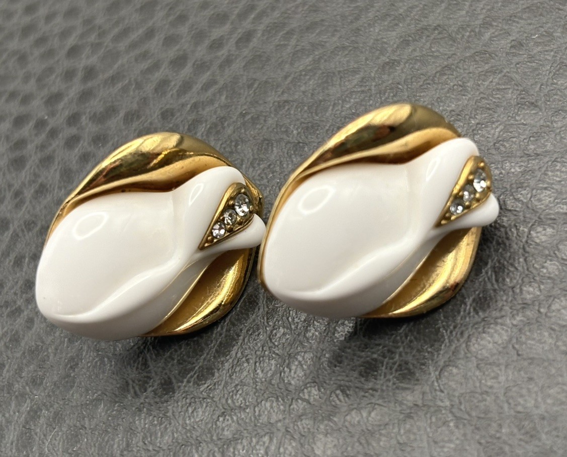 Vtg KJL Kenneth Jay Lane For Avon White Lucite Rose Bud Rhinestone Earrings