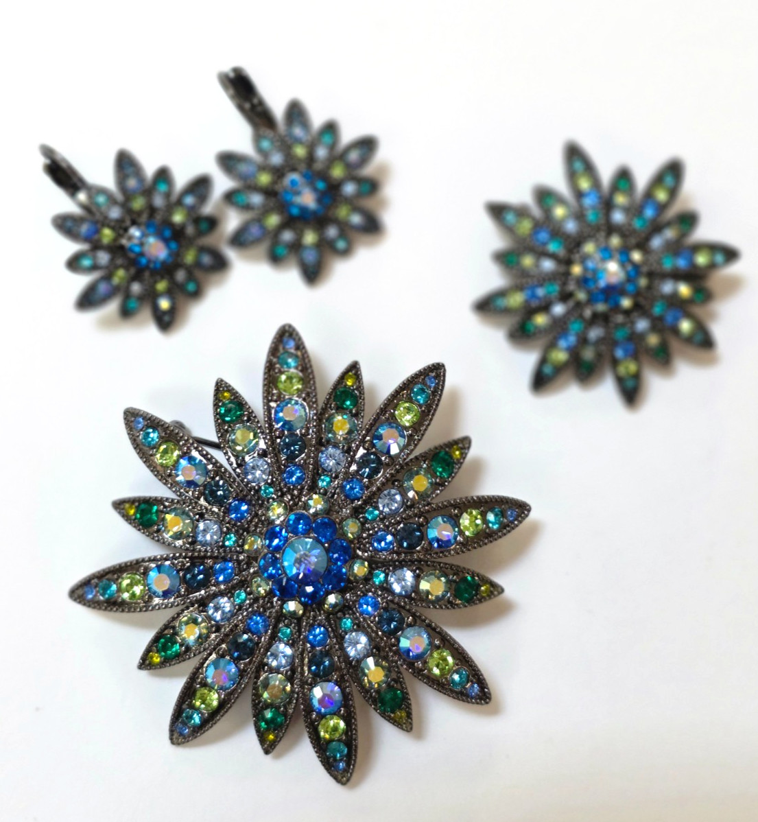 4 piece Joan Rivers Swarovski Crystals & Enamel Blue Flowers Brooch earrings pin