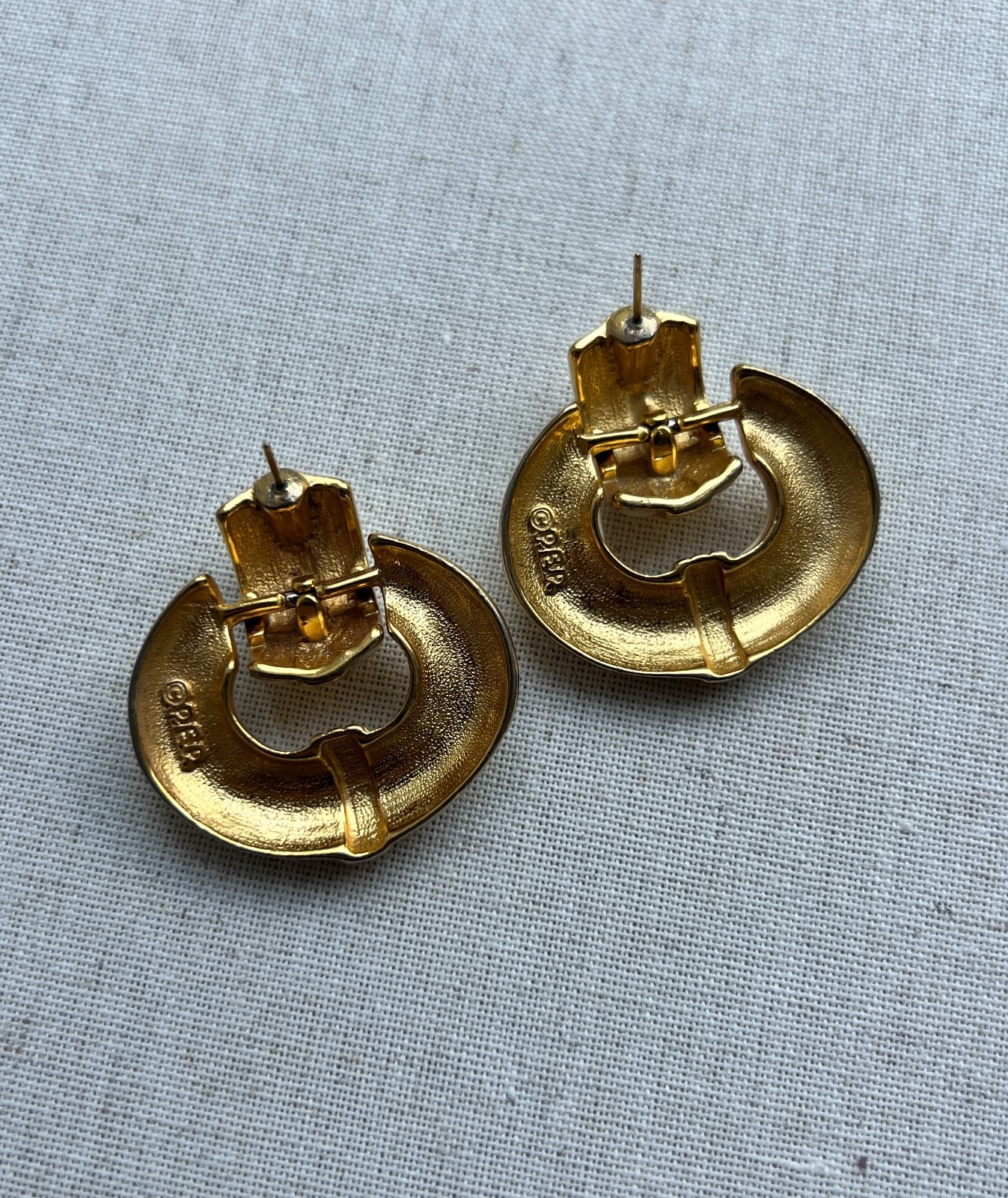 VINTAGE Erwin Pearl PEP White Enamel & Gold Tone Earrings
