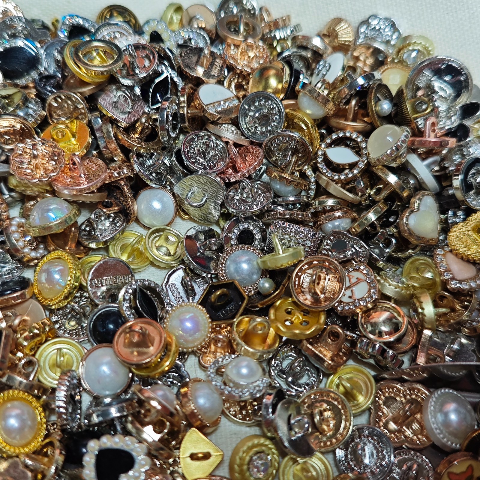 100pcs Vintage Retro Iron Metal Buttons Mixed 1-2cm Sewing Collection Crafts