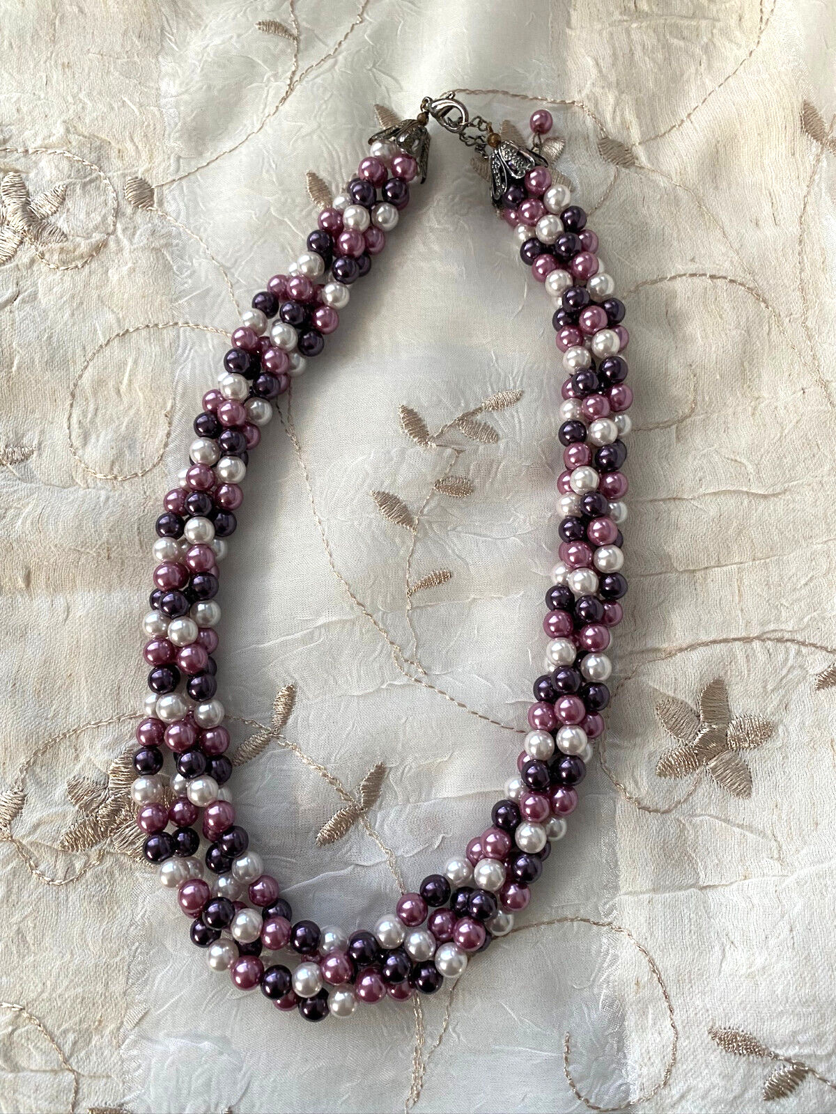 Twisted Strand Faux Pearls – Purple, Lavender & White Approx 18″ NK67