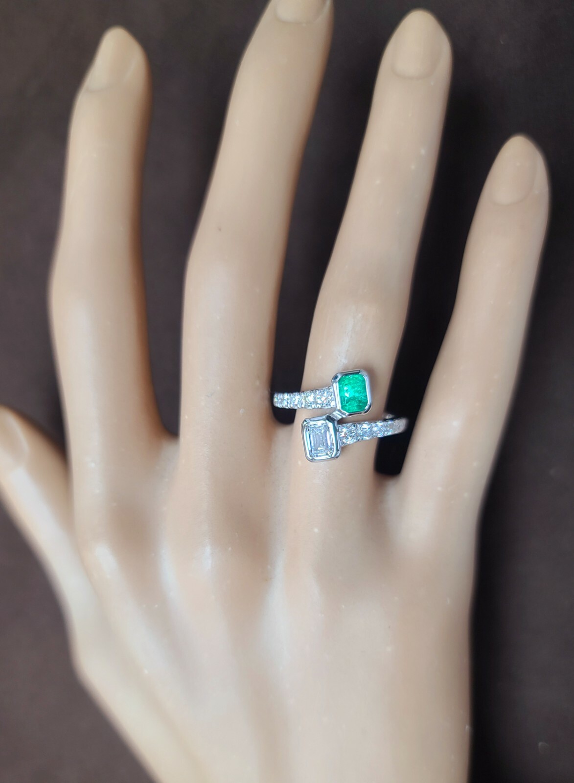 14k White Gold toi et moi ring 0.82CT. Diamond Natural Green Emerald
