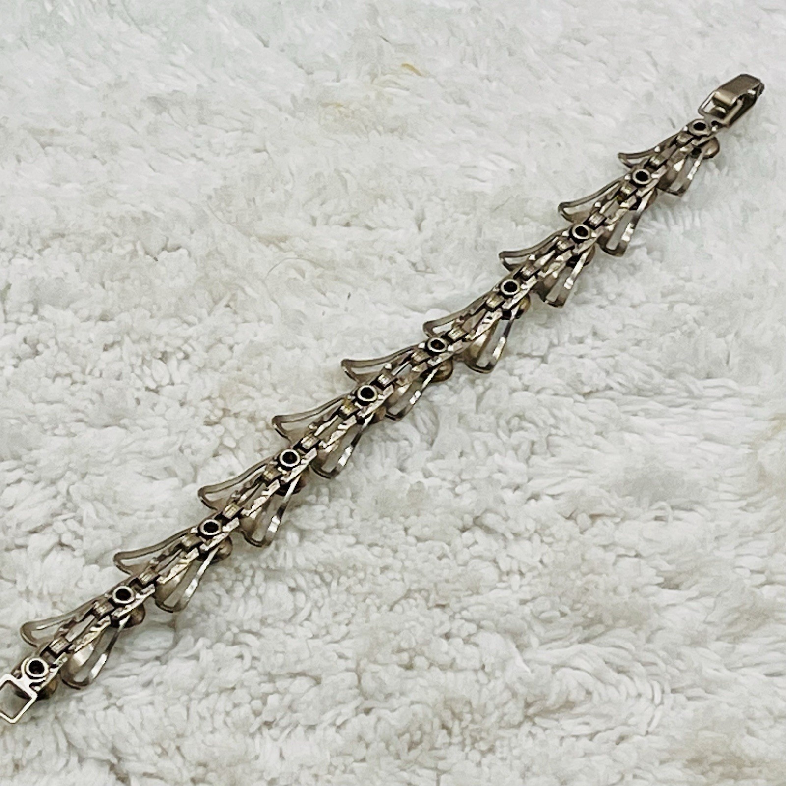 Vintage Green Rhinestone Bracelet Silver Tone Fan Link Open Work Deco Style