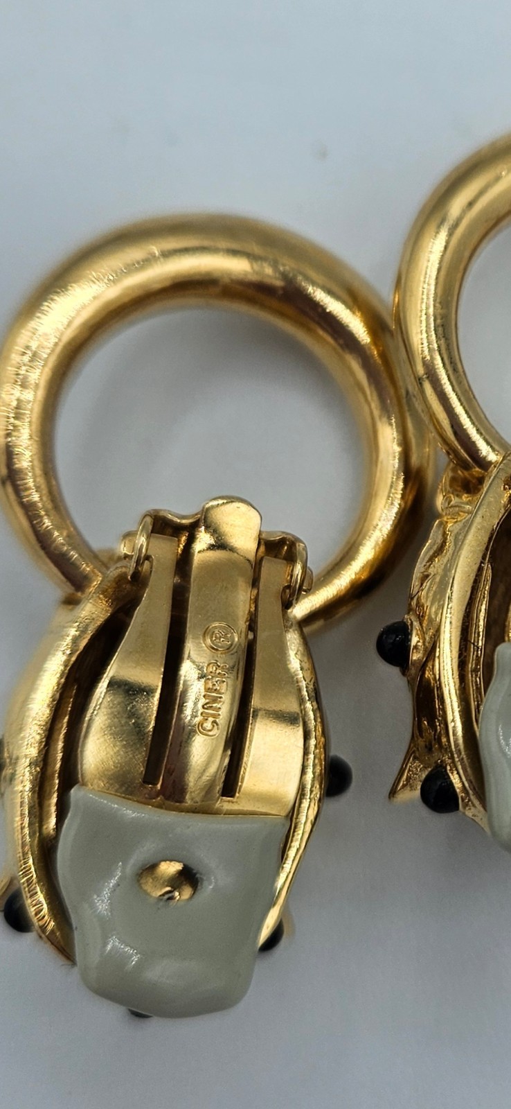 Ciner Door Knocker Gold Tone Clip On Leopard Earrings. Read Discription.