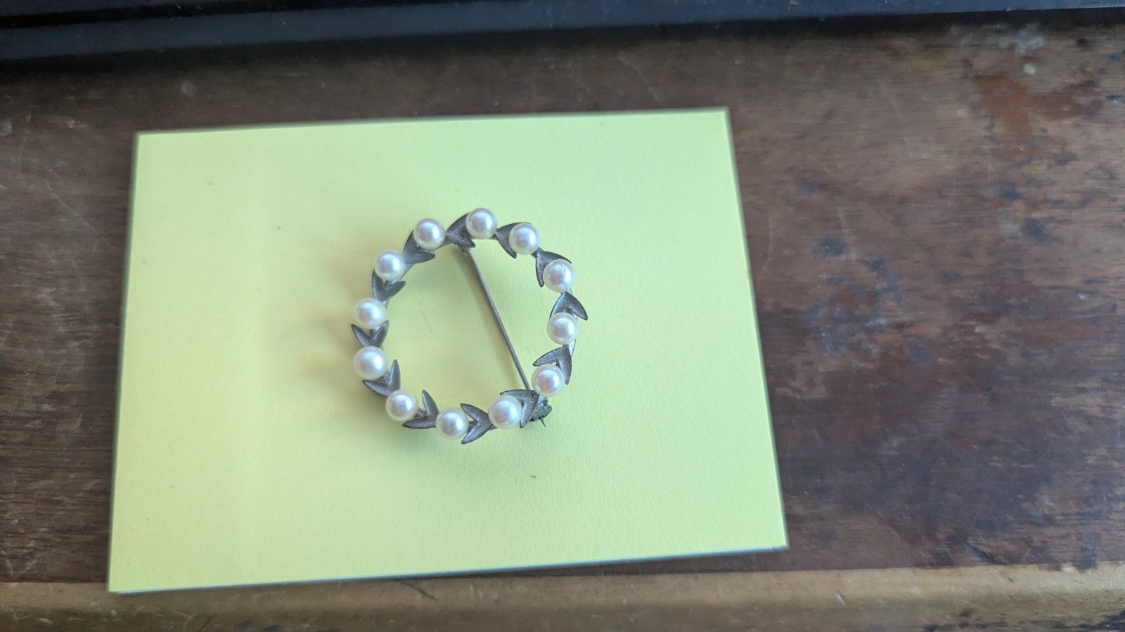 Wreath Circle Sterling Silver With 12 Pearls