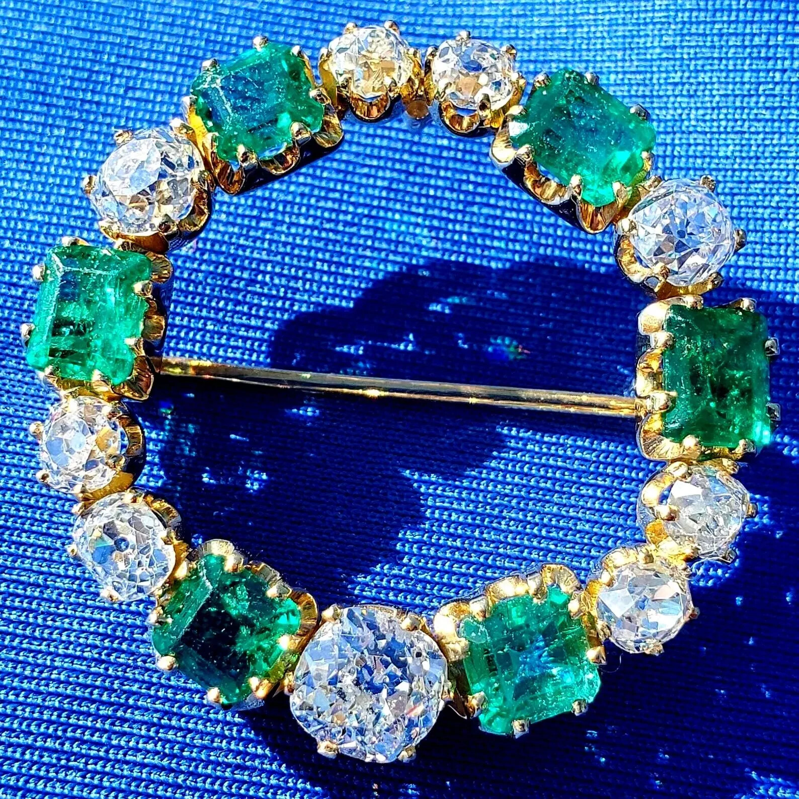 Original EARTH MINED DIAMOND EMERALD BROOCH Circle Deco Antique SOLID 18K GOLD