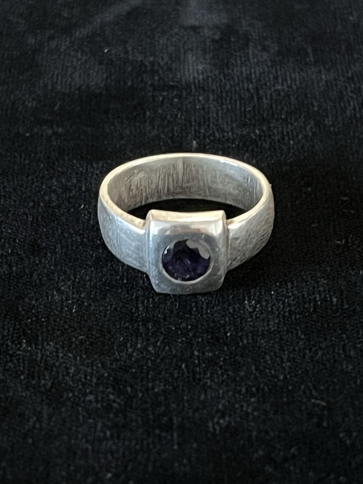 Vintage Sterling Silver 925 Purple sapphire Ring Size 7