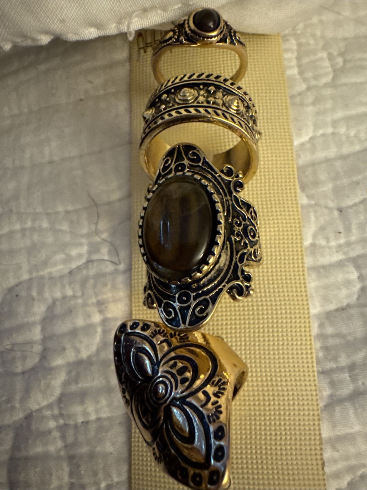 Vintage Jewelry ASSORTMENT 4 Rings Never Worn Assorted Sizes