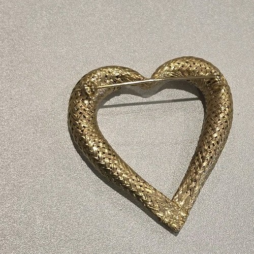 Vintage Gold Tone Woven Heart Brooch Pin Openwork Braided Mesh Heart Pin