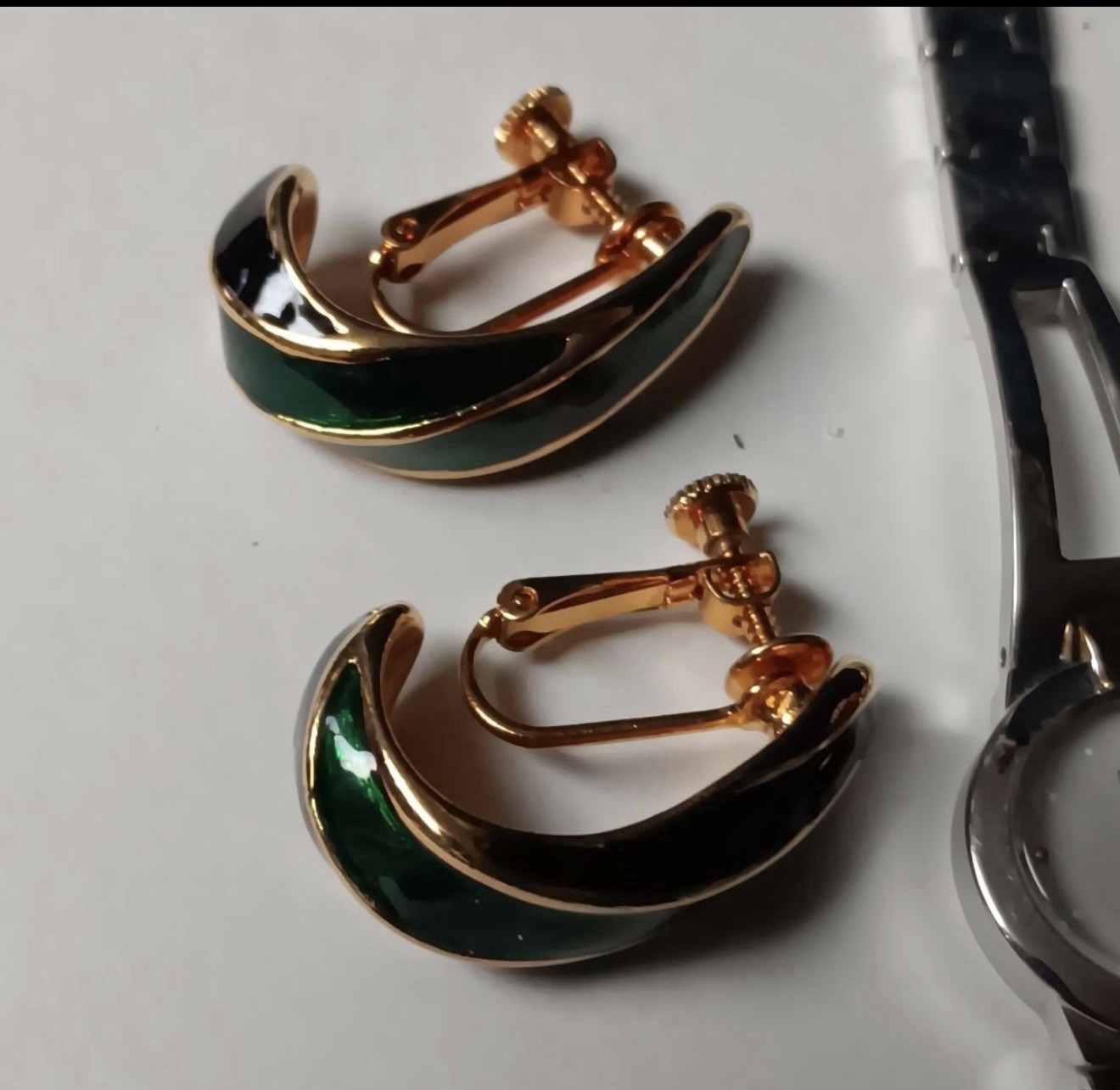 Vintage Seiko & Pulsar Women’s Watches Jewelry Lot w/ Red & Green Earrings