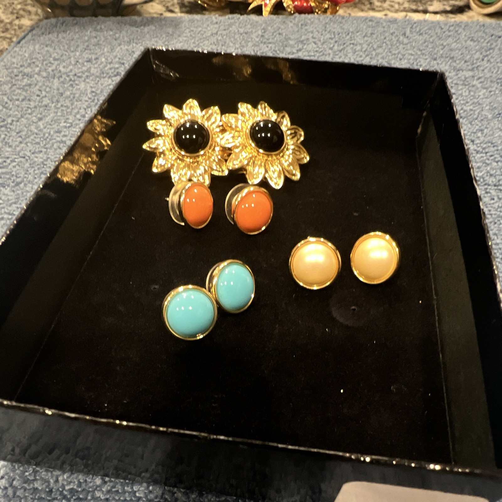 Joan Rivers Gold Tone Earrings Mixed Lot 4 Pairs Flower Black Cabochon