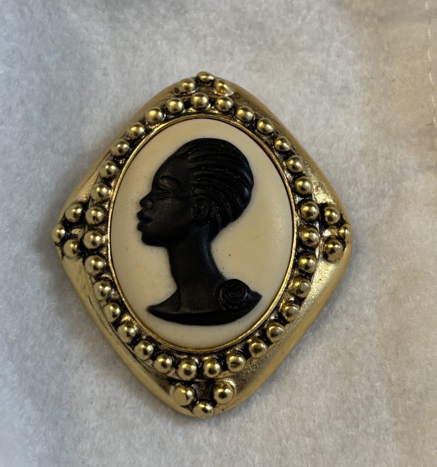 Vintage Coreen Simpson Black African American Cameo Brooch Pin Gold Tone