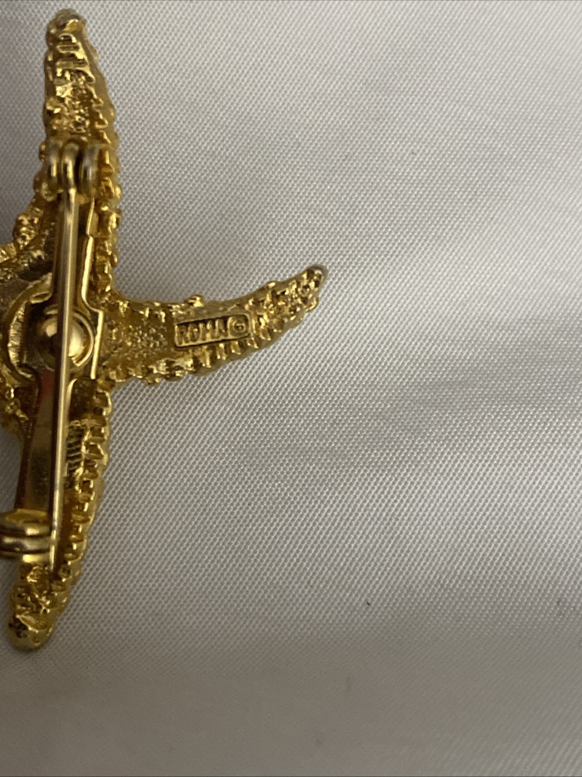 Vintage Roma Signed Starfish Brooch Pin Gold Tone Sea Creatures Ocean Aquatic