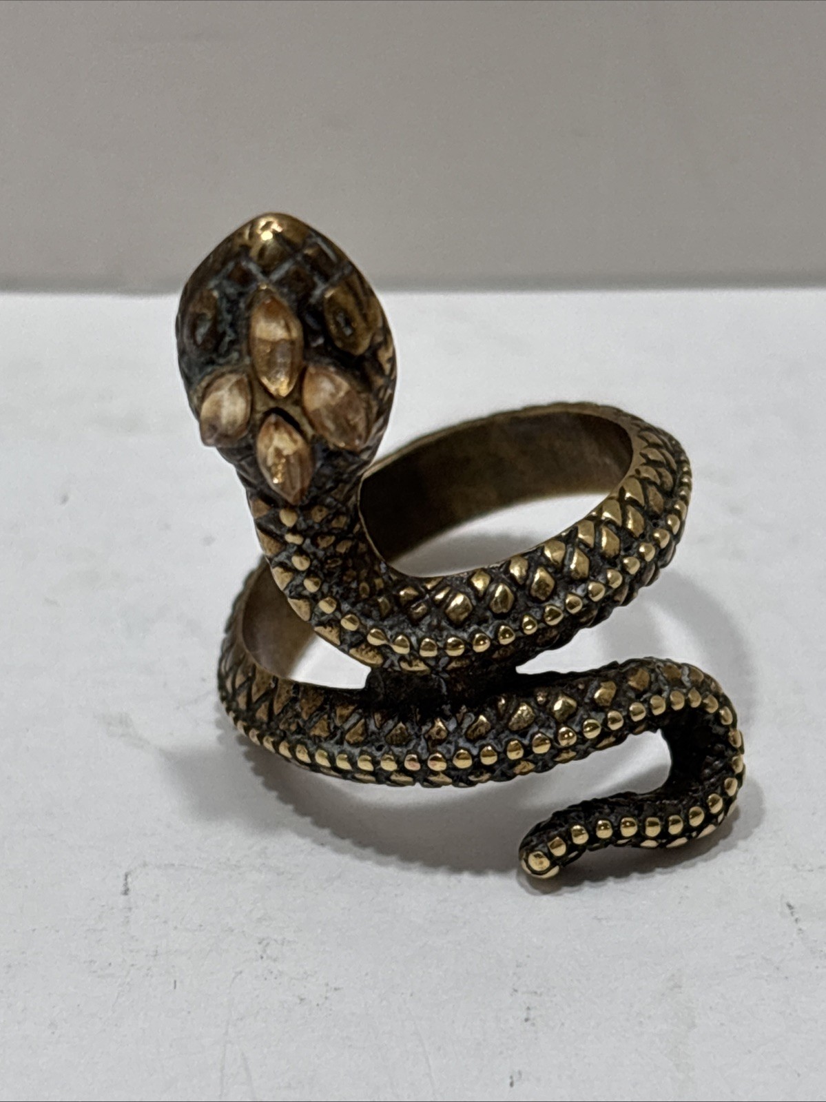 VINTAGE BRASS ORANGE CRYSTAL SNAKE RING SIZE 8