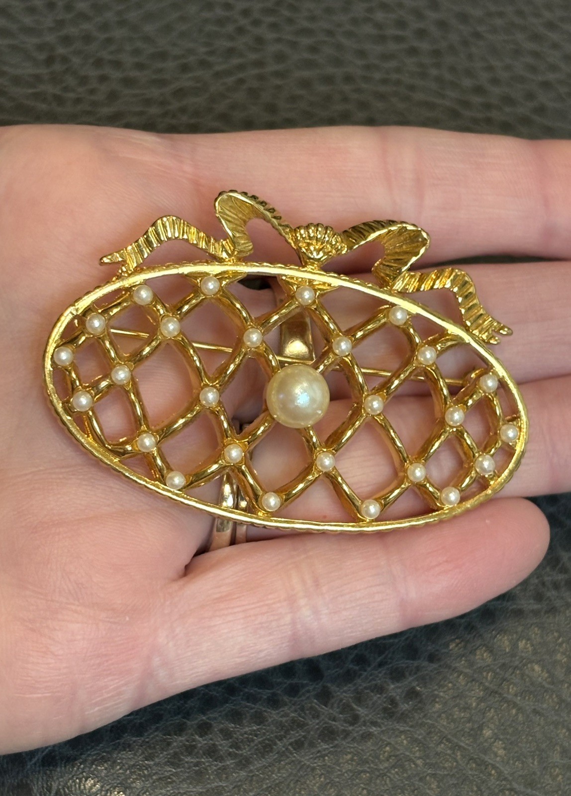 Vintage MONET Gold Tone Brooch Oval Ornament Bow Faux Pearl Christmas Holiday