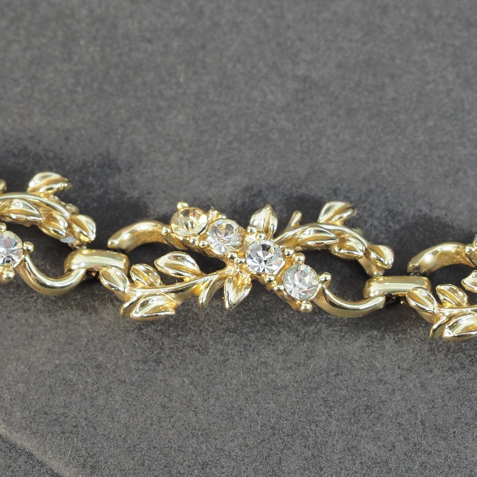 Coro Gold Tone Rhinestone Floral Leaf Link 7 Inch Bracelet Vintage MCM Signed